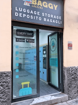 luggage storage naples